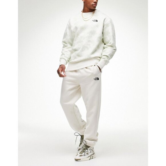 The North Face Oversized Essential joggers - Picture 2 of 8